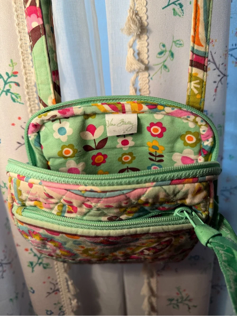 Vera Bradley compact paisley